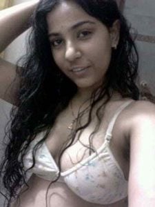 big-boobs-indian-college-girl-nude-selfie