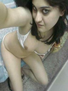 sexy-indian-college-girl-nude-selfie-1