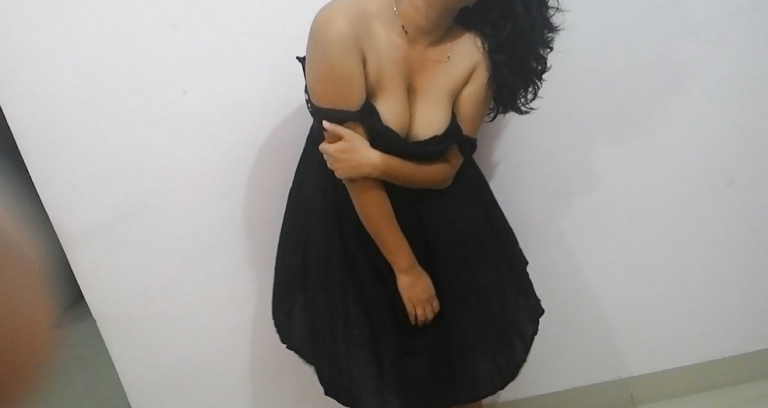 Desi MILF lingerie sex pics