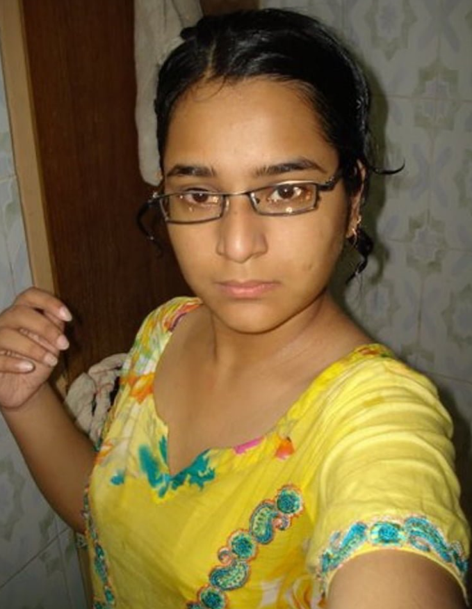 Indian college girl nude selfie