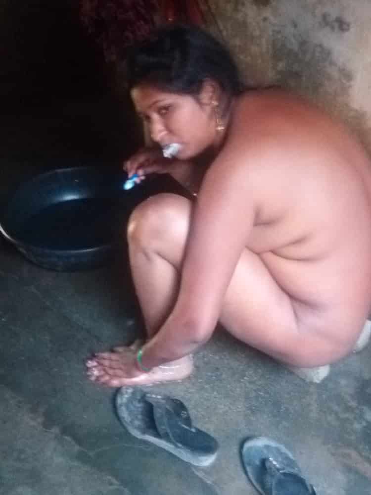 Dehati Bhabhi nude pics
