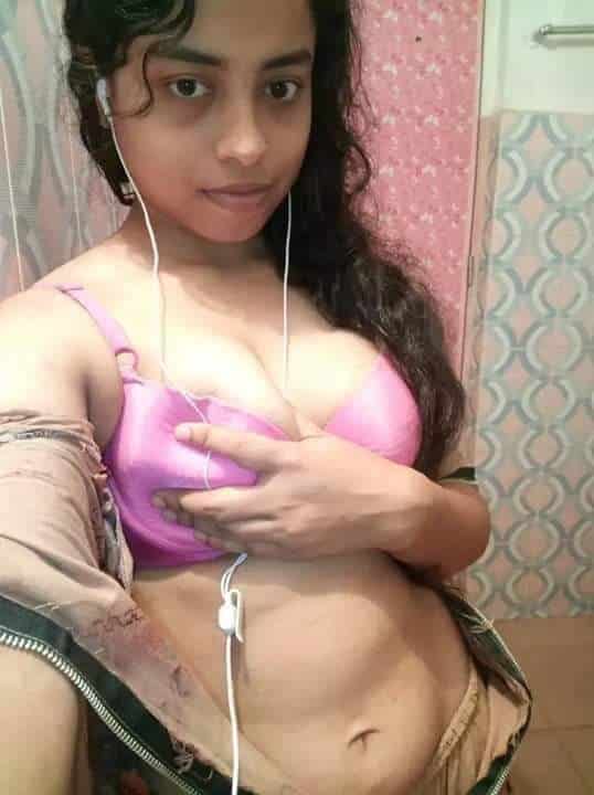 Desi GF nude photos exposed on the net by her lover photo