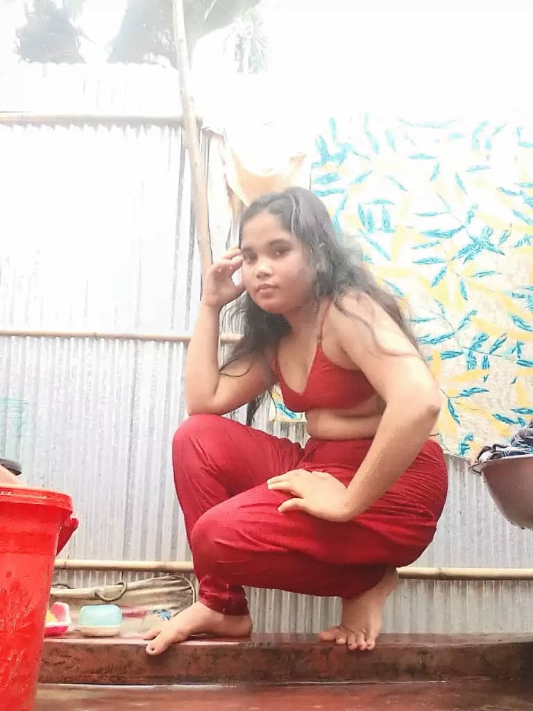 sexy chubby Desi girl