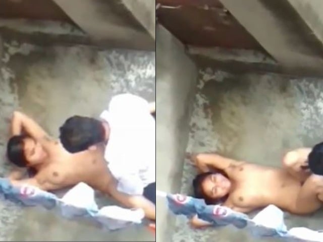 nude Indian girl fucked on rooftop