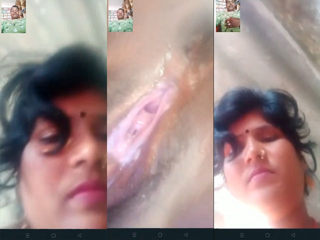 Desi village Bhabhi naked pussy show on video