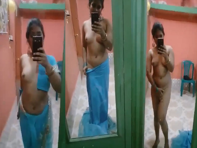 sexy Desi girl saree striptease