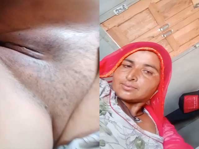 chubby village Bhabhi showing her mature