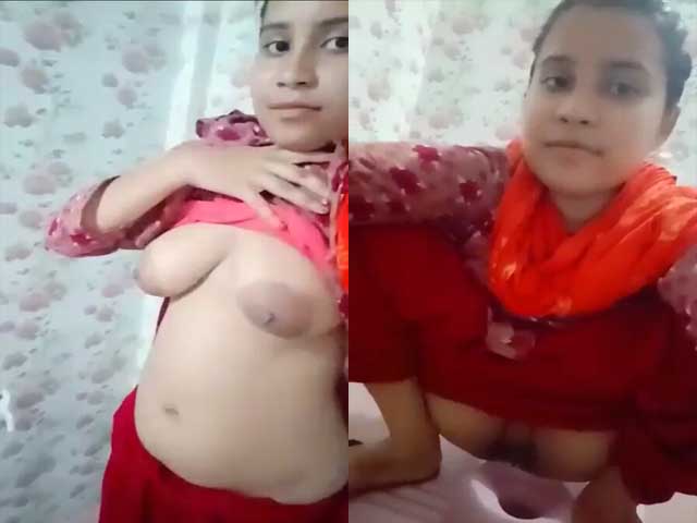 Bangladeshi cute girl pissing video
