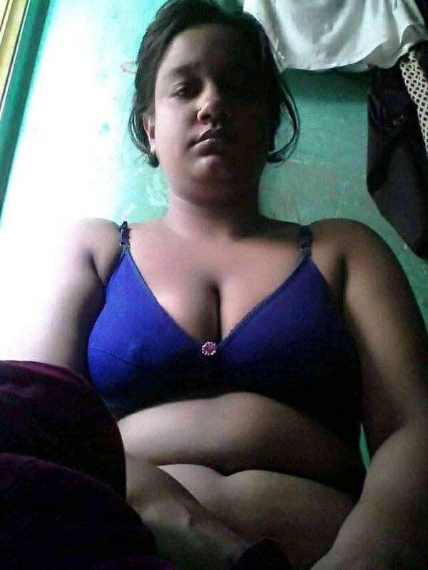 Big boobs Bengali girl topless seduction